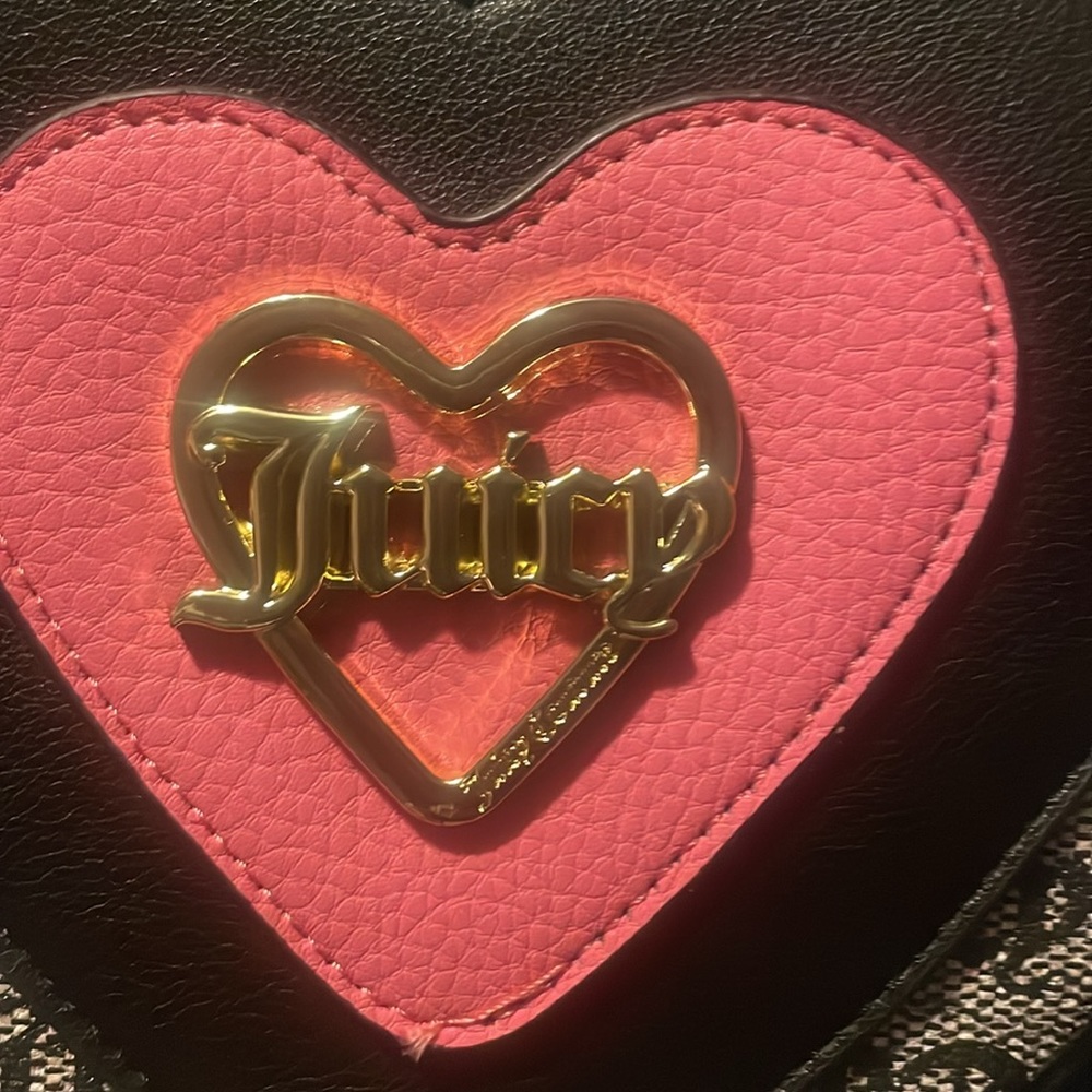 Black beige  a little piece of heart xbody purse - Picture 3 of 5